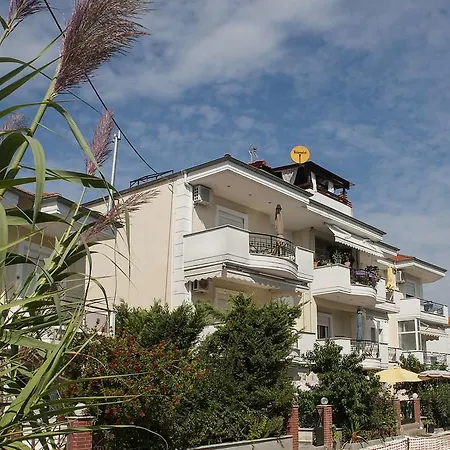 Apartament Peramos Néa Péramos